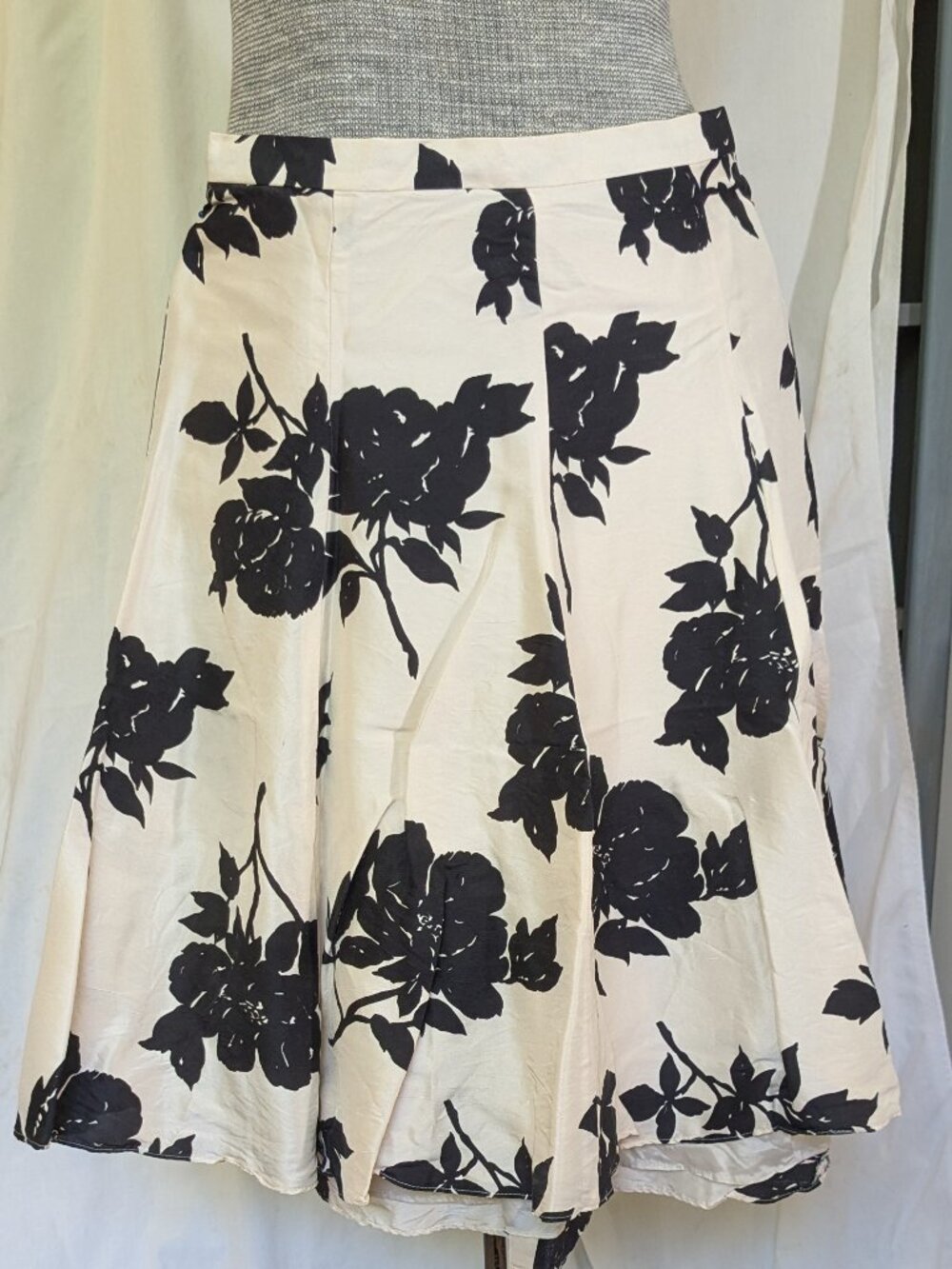 Banana Republic Floral Silk Skirt size 4